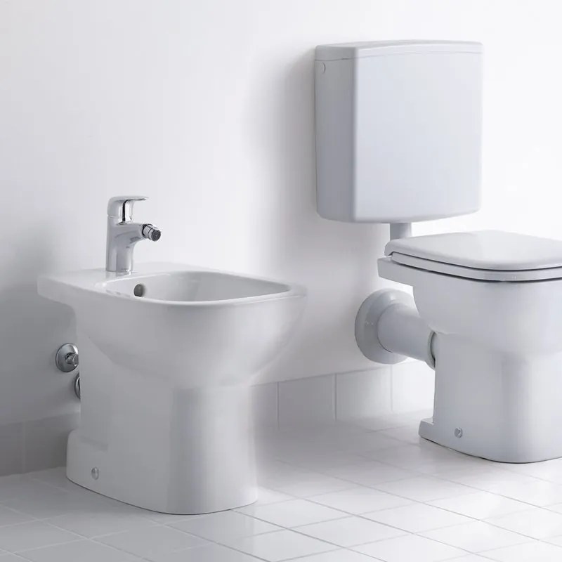 Coppia sanitari distanziato scarico a pavimento D-code WC: P 65 x L 35.5 x H 38.5 cm, bidet: P 38.5 x L 35.5 x H 38.5 cm