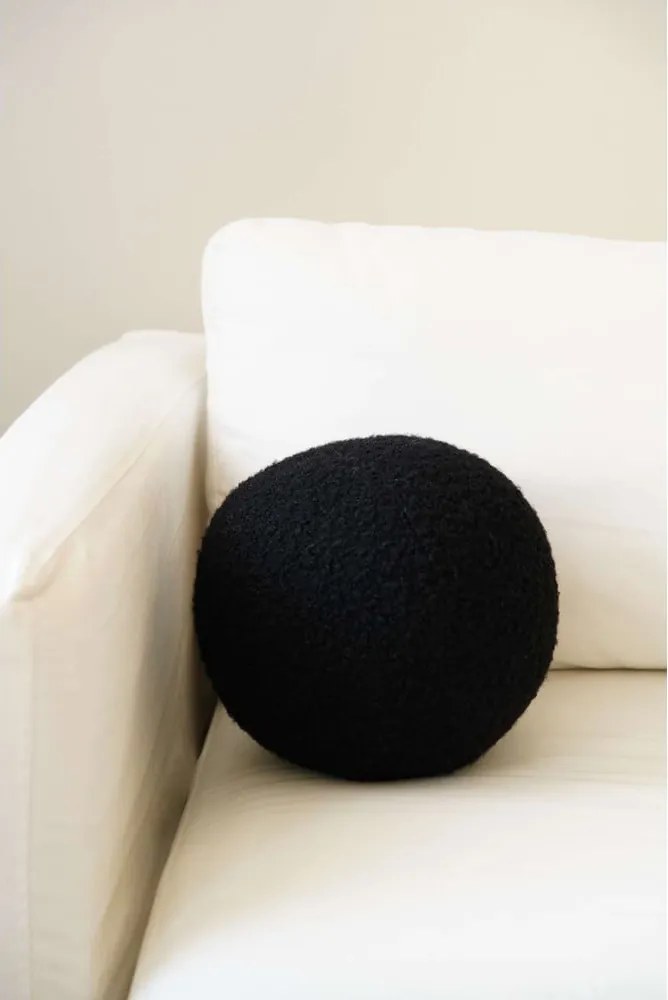 Cuscino decorativo in bouclé ø 20 cm Top – Mioli Decor