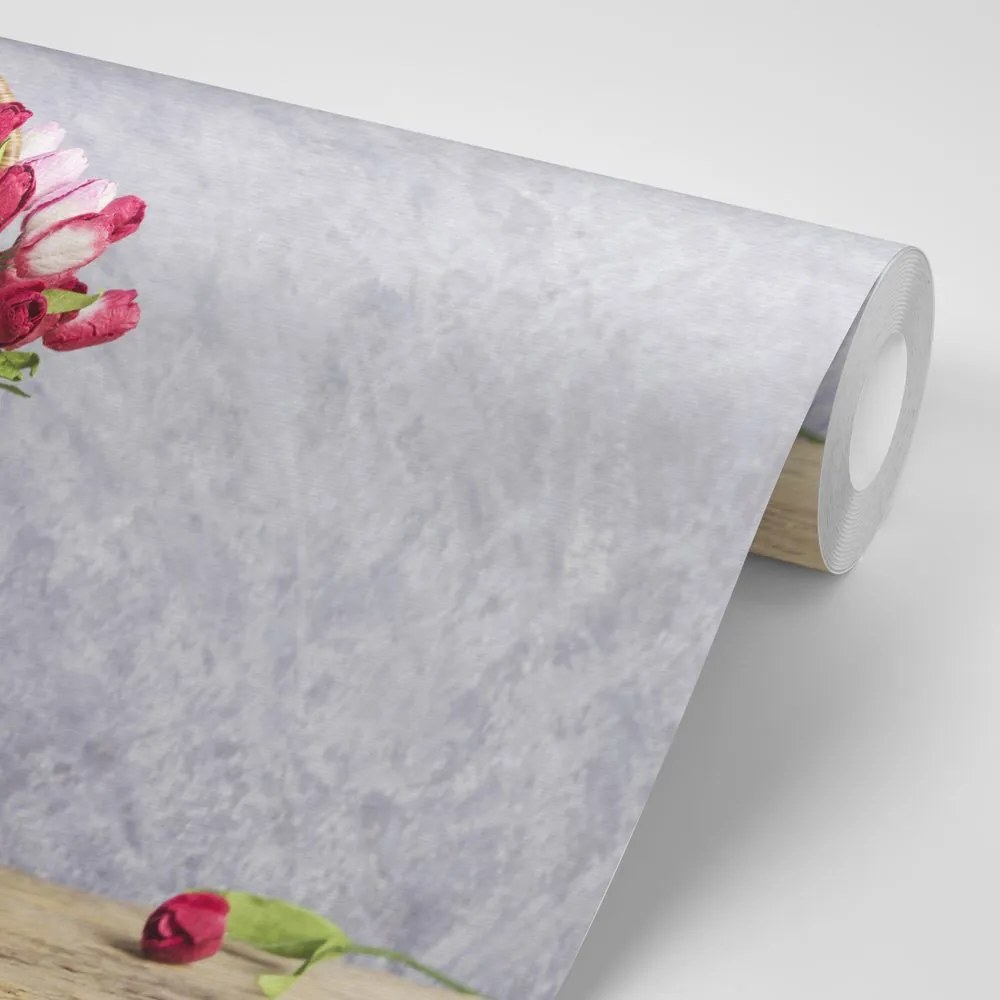 Carta da parati – Tulipani nel cestino di legno