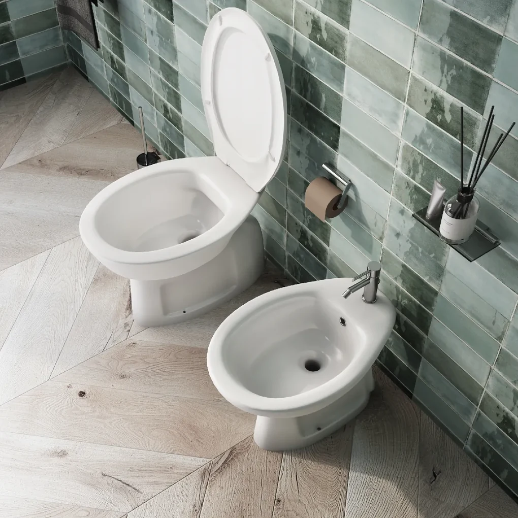 Sanitari tradizionali WC e Bidet con scarico a terra sedile softclose Sigma