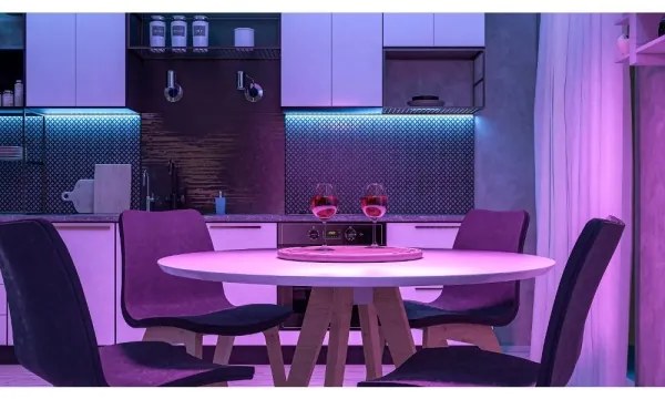 Retlux - Striscia LED RGBW smart 5m 230V Wi-Fi Tuya + telecomando