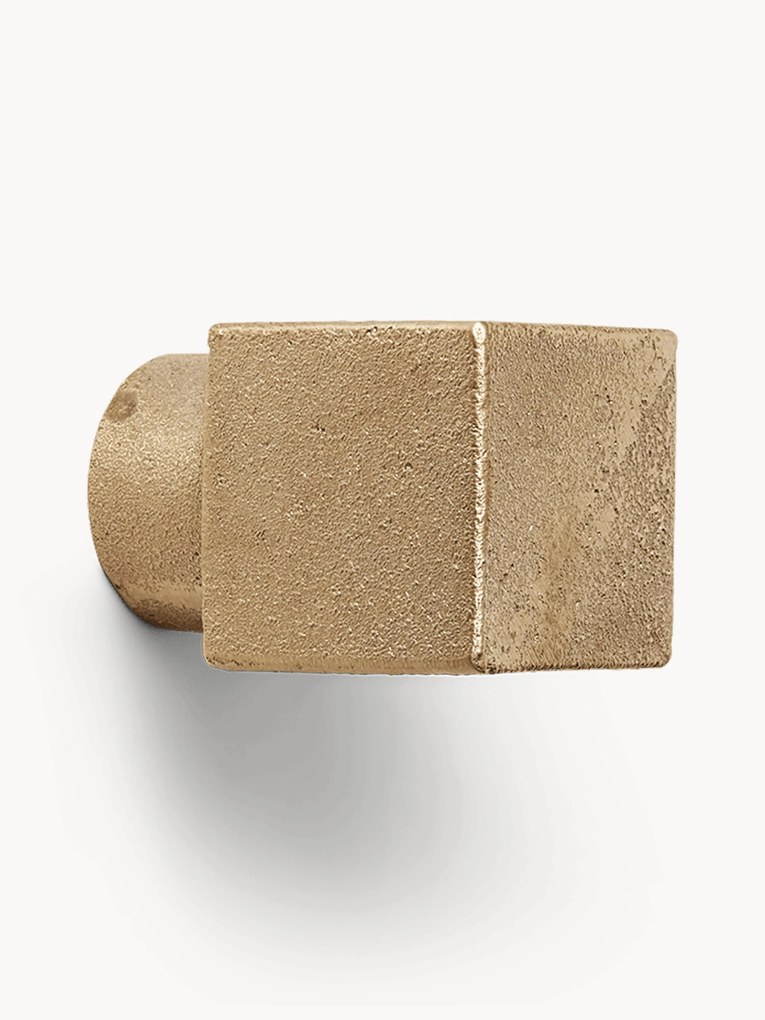 Gancio da parete in ottone con finitura anticata Square