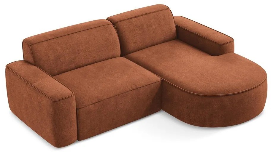Divano angolare color terracotta (con penisola a destra/con chaise lounge) con rivestimento in ciniglia Omao – Makamii