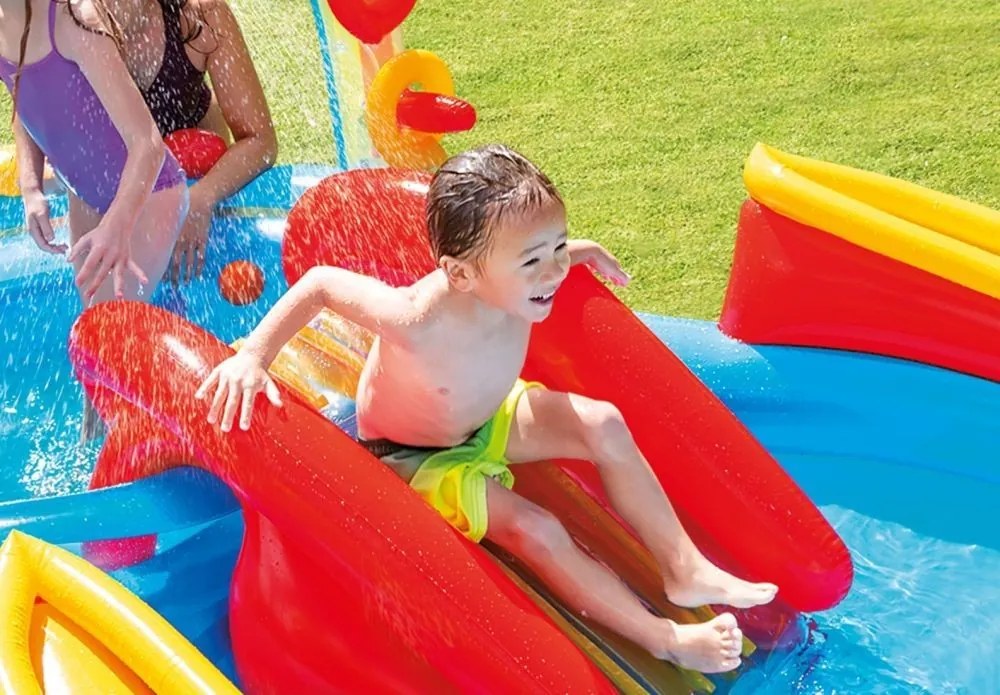 Piscina parco giochi per bambini