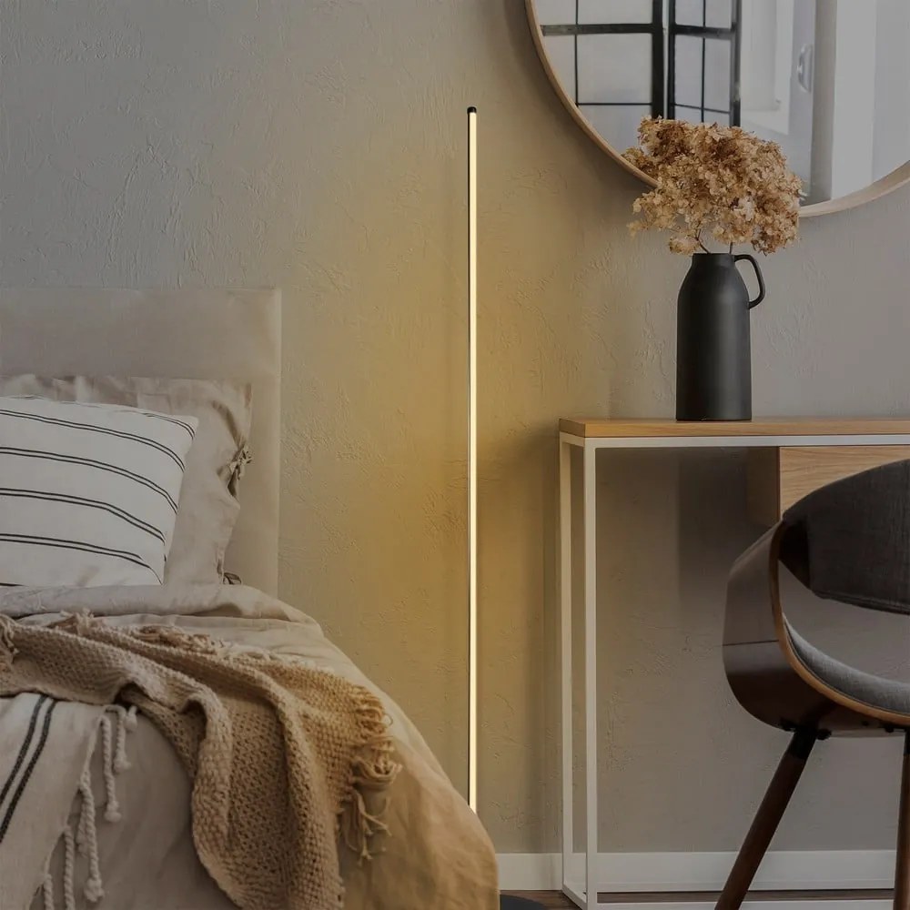 Lampada da terra LED nera (altezza totale 153 cm) Sword – Opviq lights