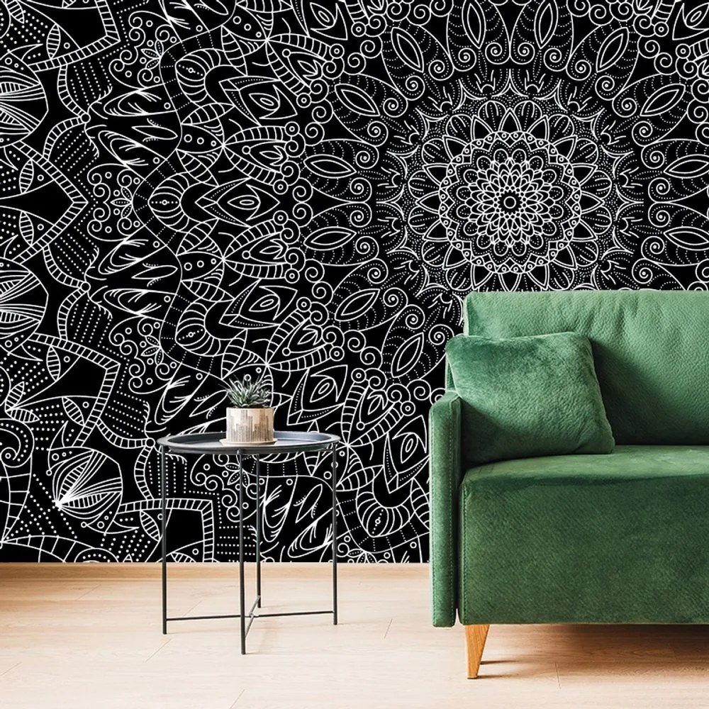 Carta da parati autoadesiva – Mandala decorativa dettagliata in bianco e nero