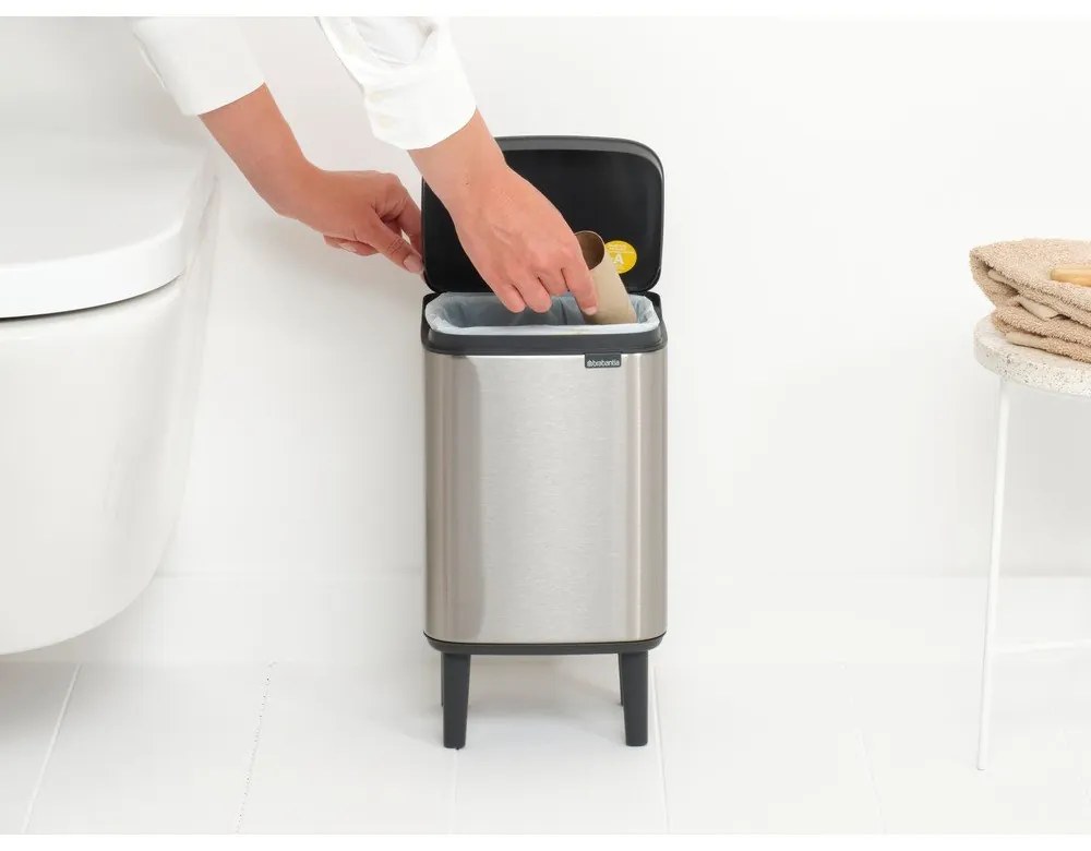 Cestino per la spazzatura color argento opaco in acciaio 4 l Bo Hi – Brabantia