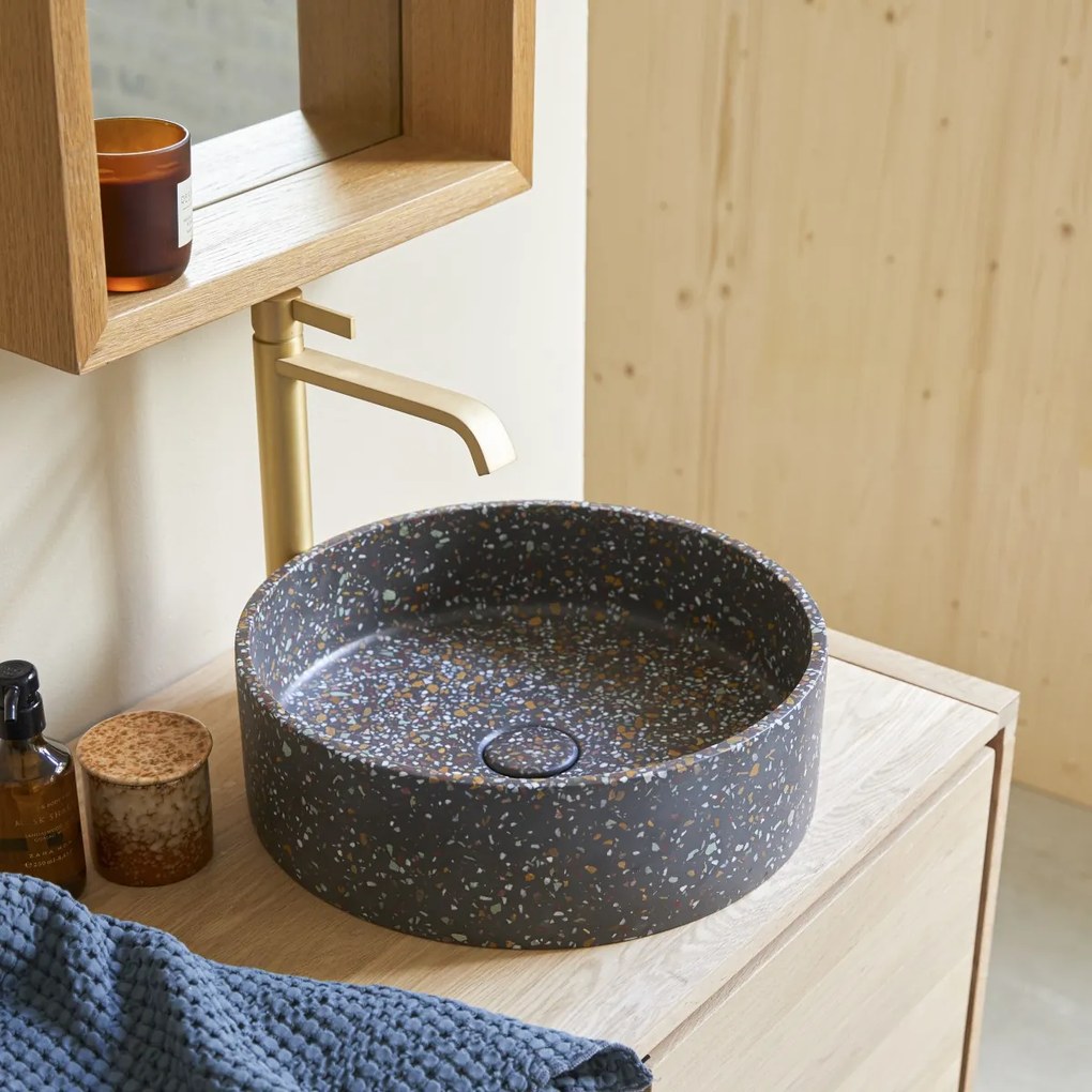 Tikamoon - Lavabo tondo in battuto di terrazzo coriandoli Gina