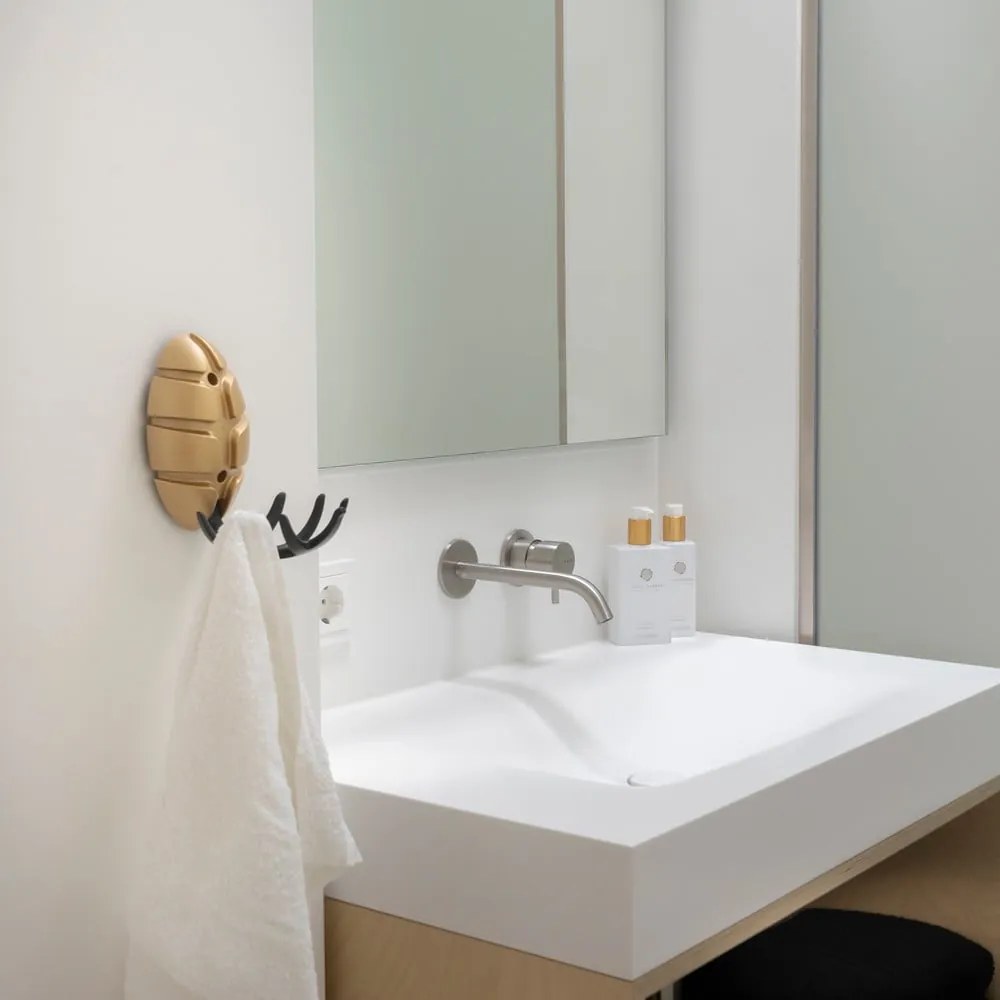 Gancio da parete nero/dorato in plastica Bug – Spinder Design