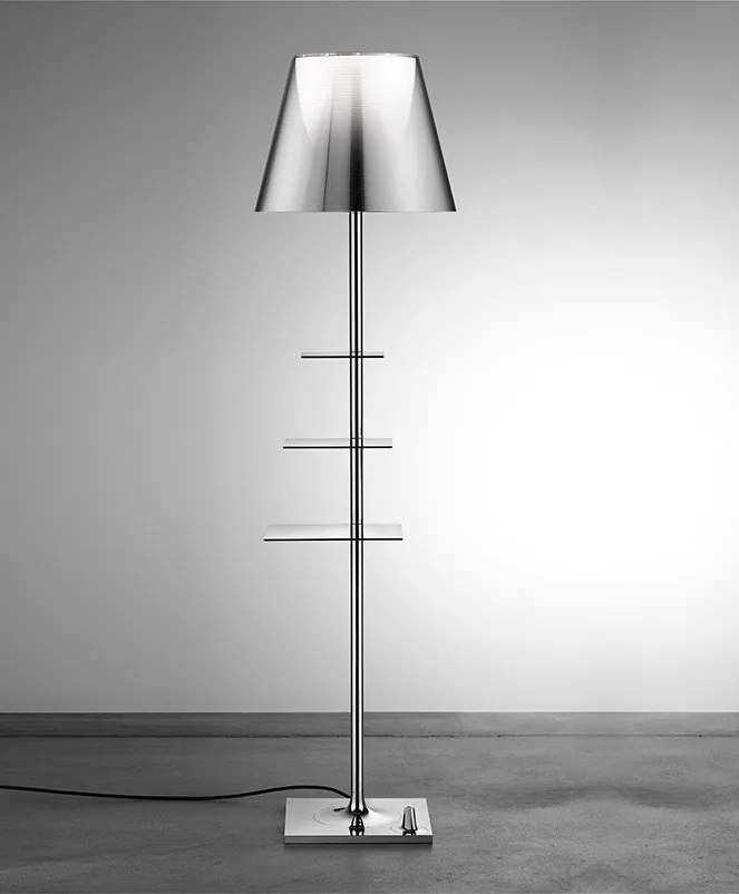 Flos Bibliotheque Nationale Lampada Da pavimento H.150 con mensole portaoggetti a luce diffusa argento alluminato