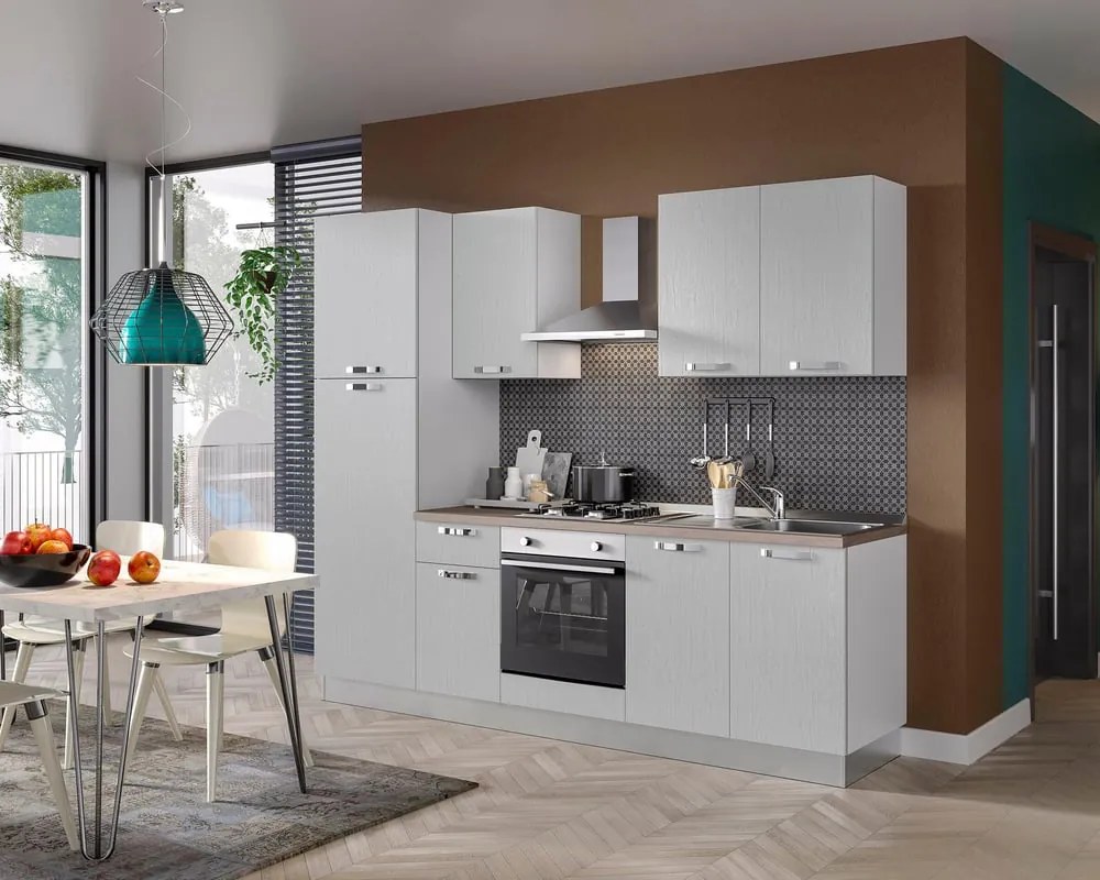 Cucina montata Dora bianco spatolato, lavello a destra, L 255 cm, completa di: cappa a camino, piano cottura a gas, forno e frigorifero