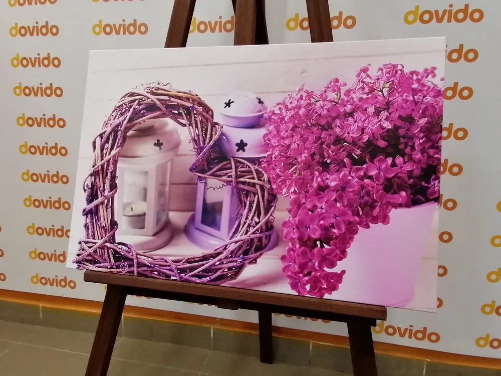 Quadro su tela – Cuore di vimini con lanterne e lilla