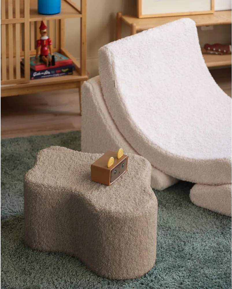 Pouf per bambini marrone chiaro con rivestimento in bouclé Cloud – Wigiwama