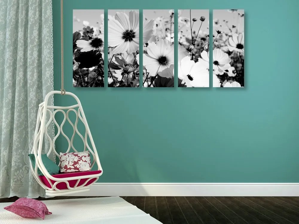 Quadri 5 pezzi – Prato di fiori primaverili in bianco e nero