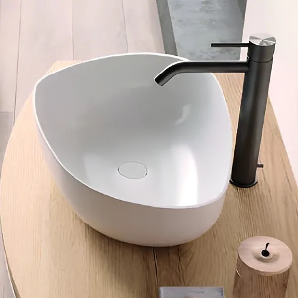 Lavabo d'appoggio irregolare in ceramica 55x40 cm Bianco Lucido