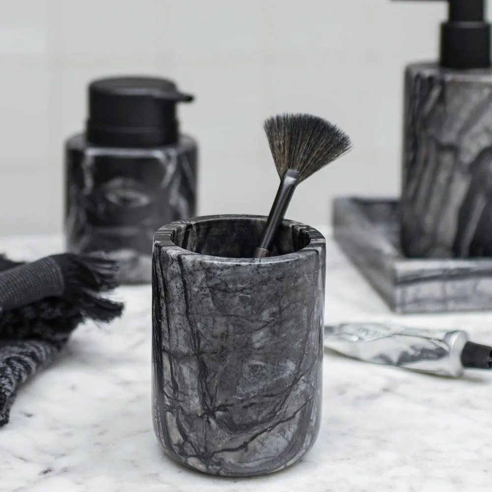 Tazza in marmo nero per spazzolini da denti Marble - Mette Ditmer Denmark