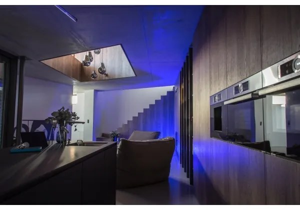 Immax NEO 07791L-LED RGB Dimmerabile Striscia NEO LITE LED/18W/230V 5m IP65 Wi-FI Tuya+RC