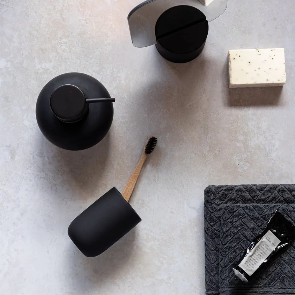 Tazza in ceramica nera per spazzolini da denti Lotus - Mette Ditmer Denmark
