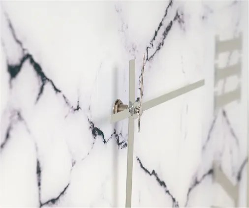 Orologio quadrato 65x65 cm in vetro temperato effetto marmo Bianco e Nero - OMIZ