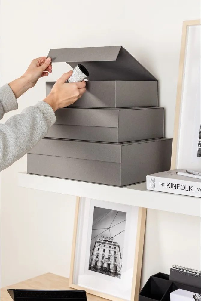 Scatole in set con coperchio grigie in cartone 3 pz 42,5x29,5x13 cm Kian Paper Laminate – Bigso