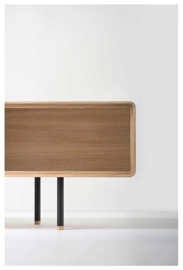 Tavolo TV in legno di quercia di colore nero-naturale 200x48 cm Fina - Gazzda