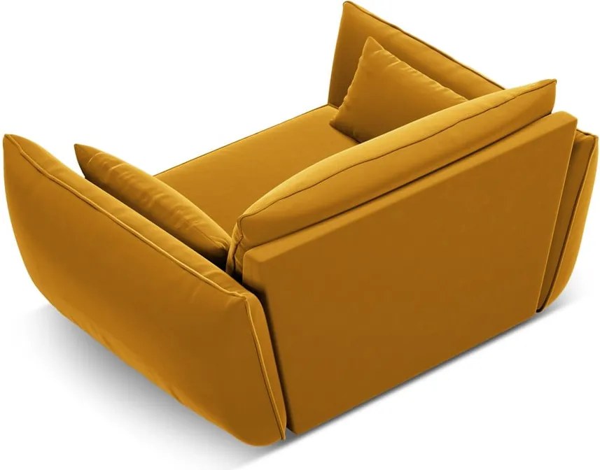Poltrona color senape con rivestimento in velluto Vanda – Mazzini Sofas