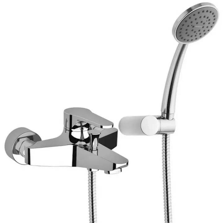 Miscelatore vasca in ottone cromo con doccetta, supporto e flessibile di Rubinetterie Mariani Linea Surf