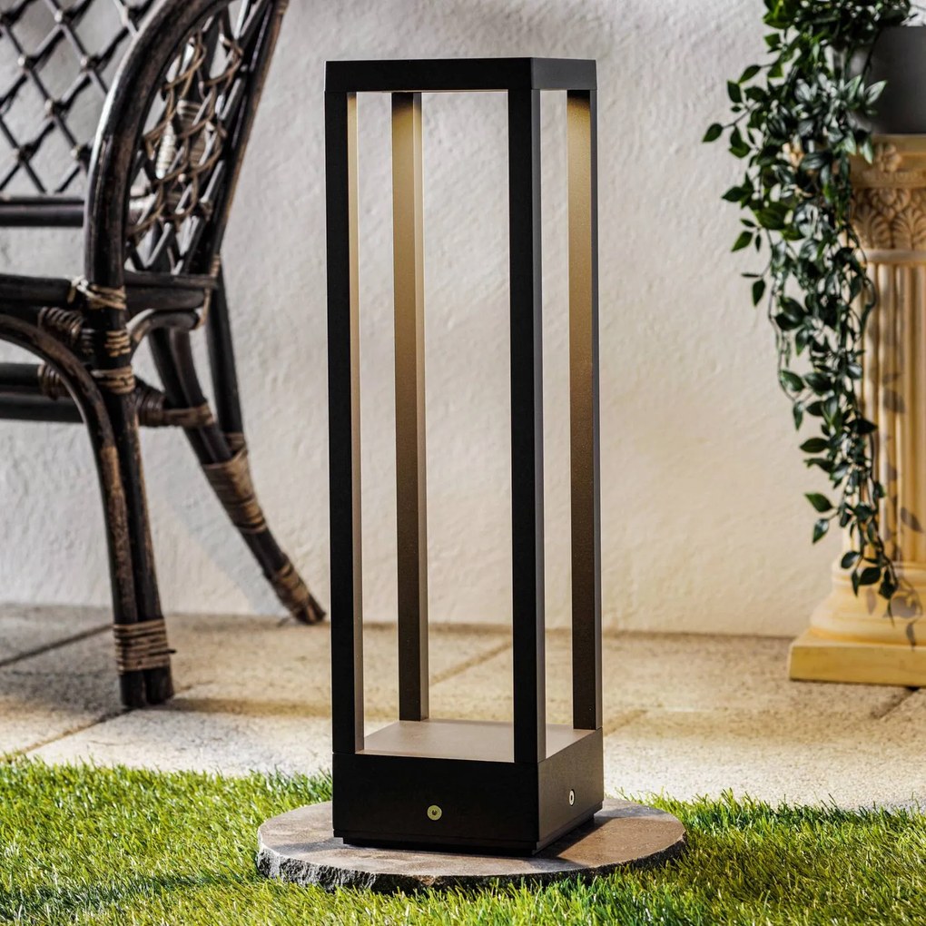 Lucande lampioncino LED Carlota, 50 cm, antracite, alluminio Carlota, Nero, Alluminio, Moderno, Lampada LED da esterni