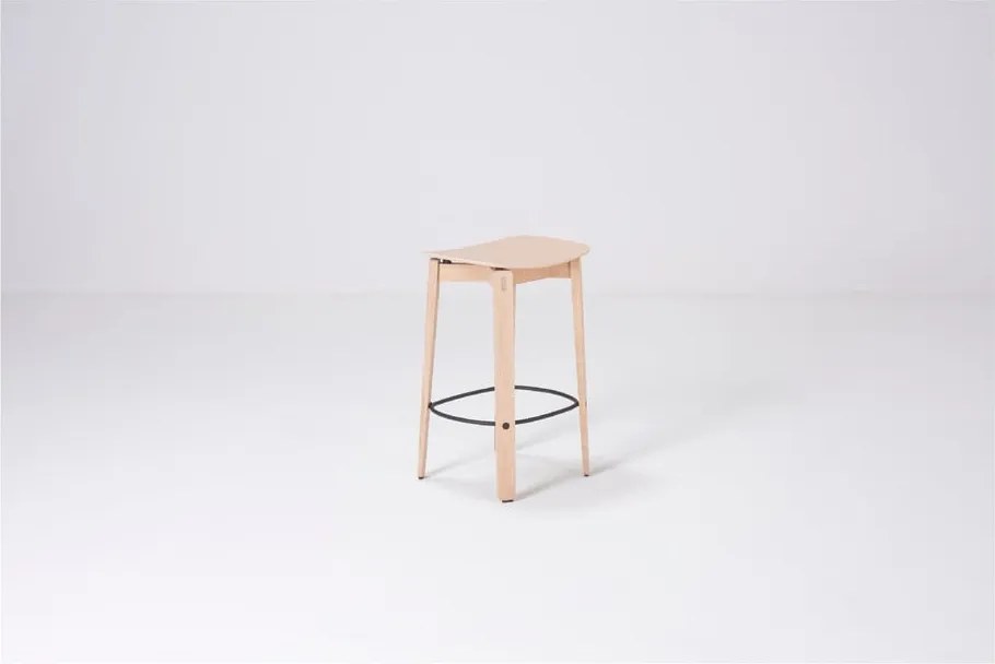 Sedia da bar di colore naturale in rovere massiccio (altezza della seduta 65 cm) Nora – Gazzda