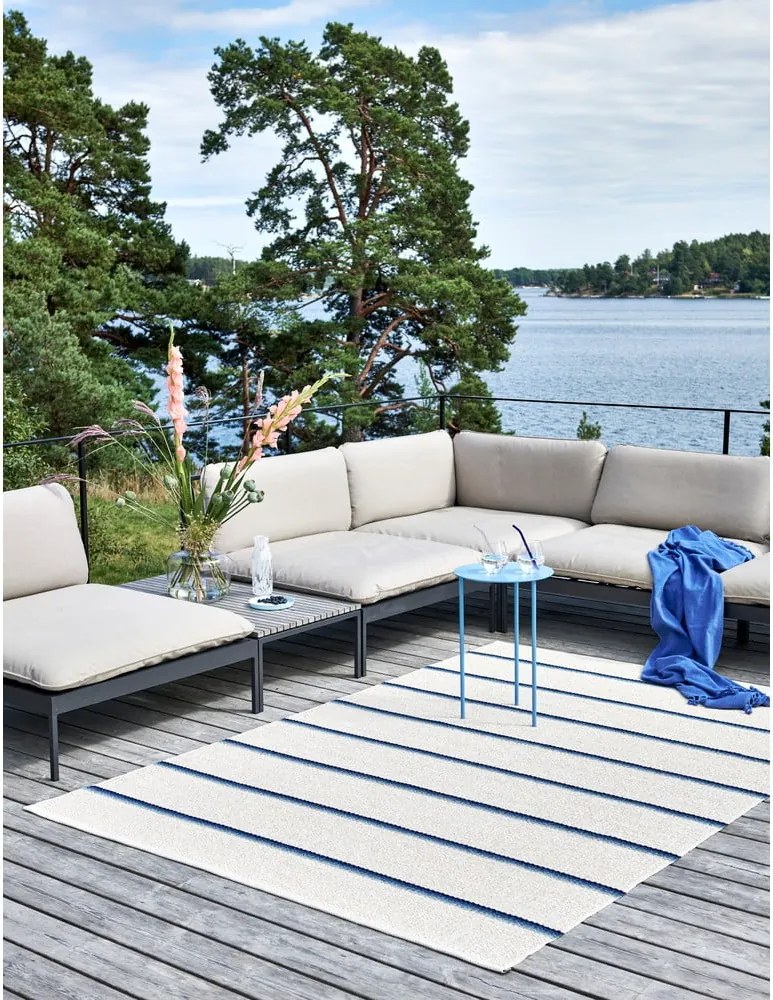 Tappeto da interno/esterno blu/color crema 70x90 cm Olle Blue Vanilla – Pappelina