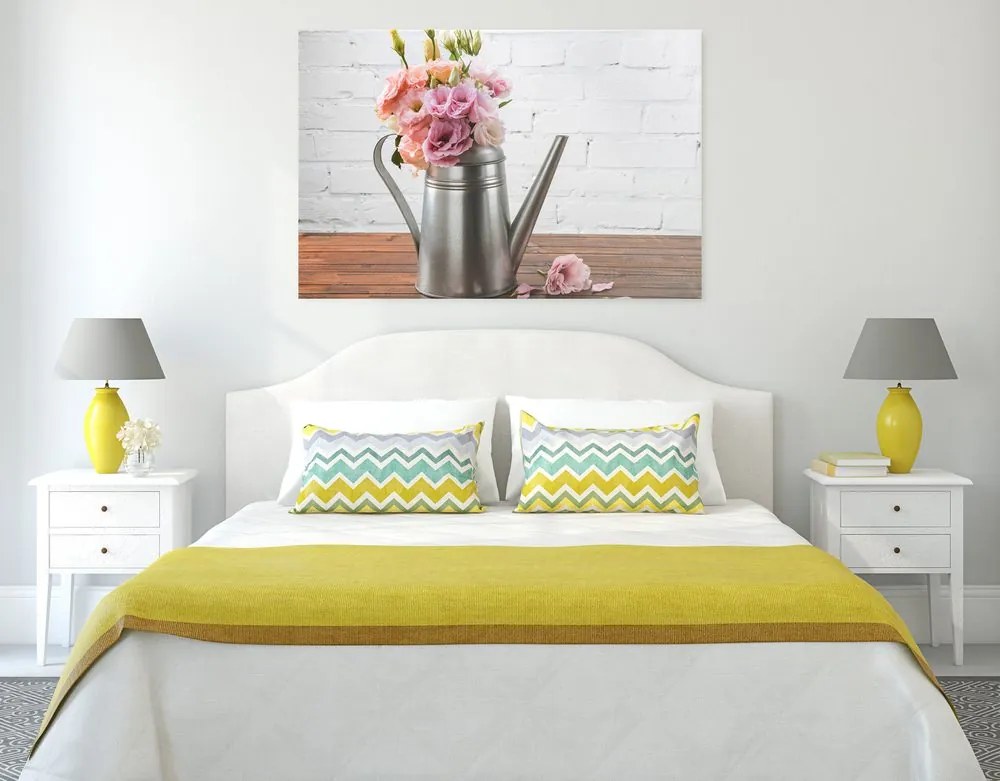Quadro su tela – Bouquet di fiori in annaffiatoio
