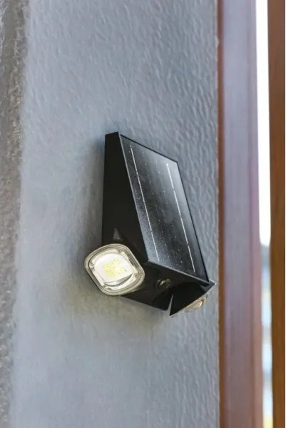 Viking - Applique solare da parete dimmerabile con sensore LED/1,3W/3,7V IP44 4000K