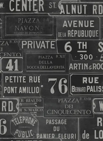 Schildertapete Vintage Signs von MINDTHEGAP - WP20037