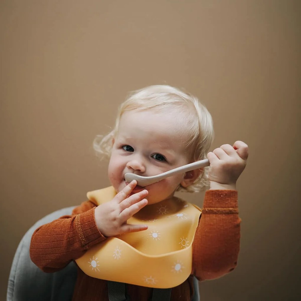 Bavaglino in silicone Mushie - Black numbers