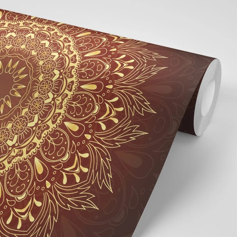 Carta da parati – Mandala dorata su sfondo bordeaux