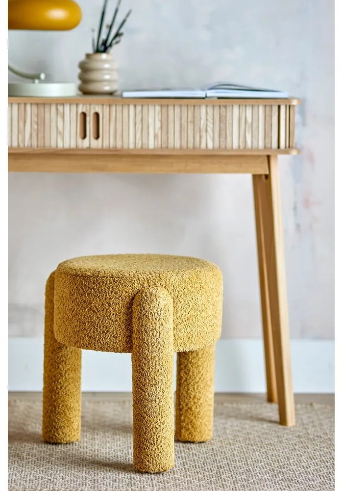 Sgabello giallo ocra imbottito Bruno – Bloomingville