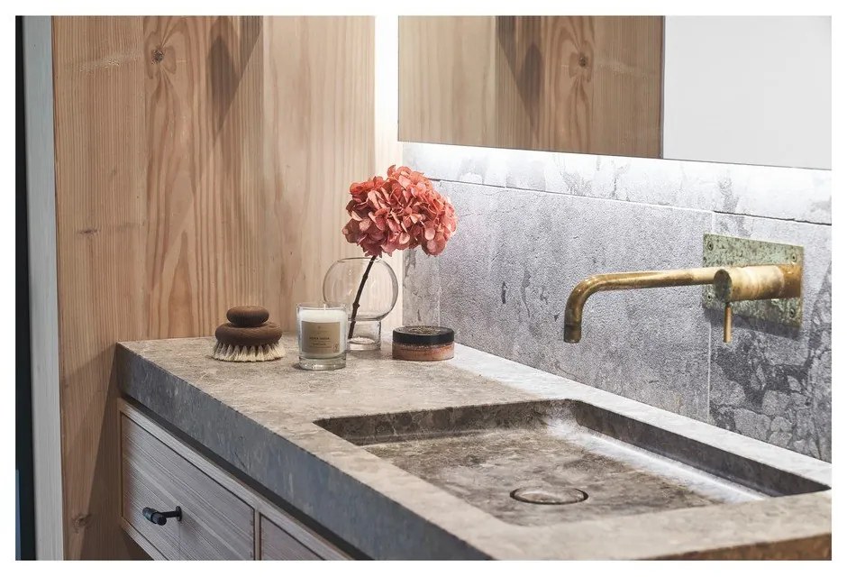 Candela profumata tempo di combustione 40 h Kras: Aqua &amp; Freesia - Villa Collection