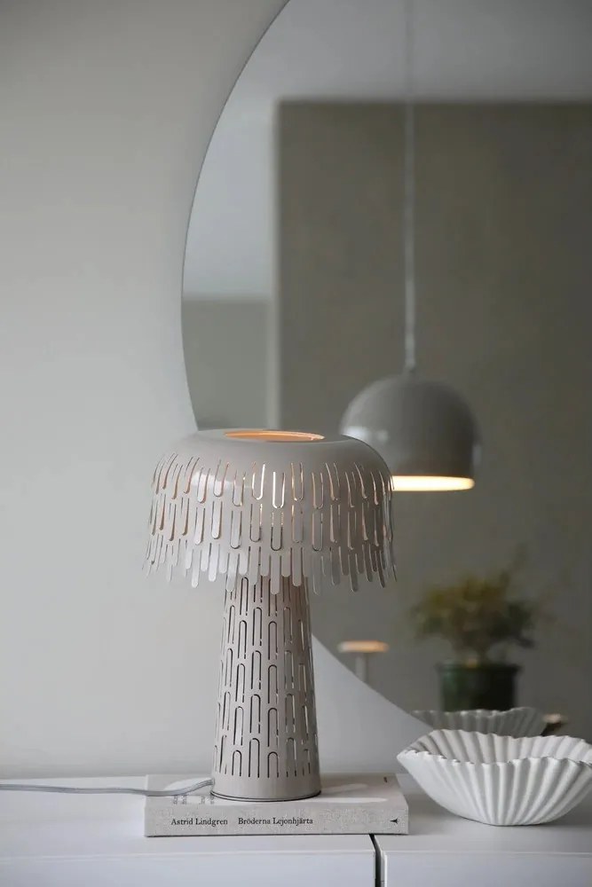 Lampada da tavolo greige con paralume in metallo (altezza totale 38 cm) Verbera – Markslöjd