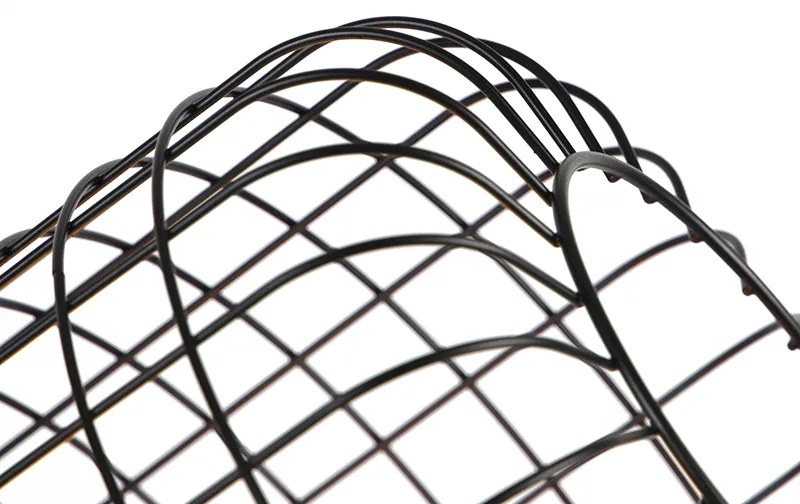 Lampada da terra industriale a treppiede in acciaio nero - Bliss Vefa