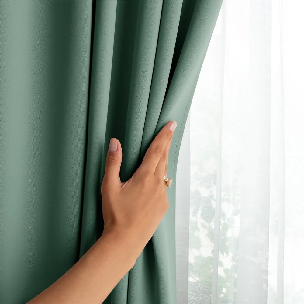 Tenda parzialmente oscurante verde chiaro 140x245 cm Kierra – Restilo