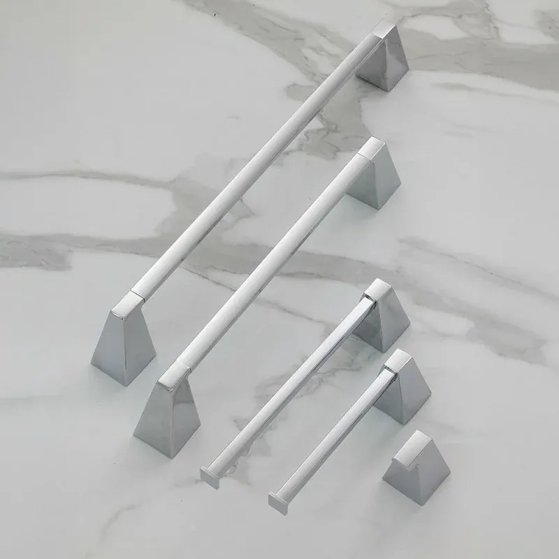 Set con appendino, porta rotolo e porta salviette a muro cromo Giza