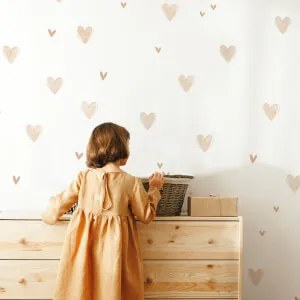 Adesivi INSPIO in tessuto - Cuori beige per la camera dei bambini