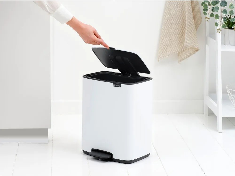 Cestino per la spazzatura bianco in acciaio con pedale 12 l Bo – Brabantia