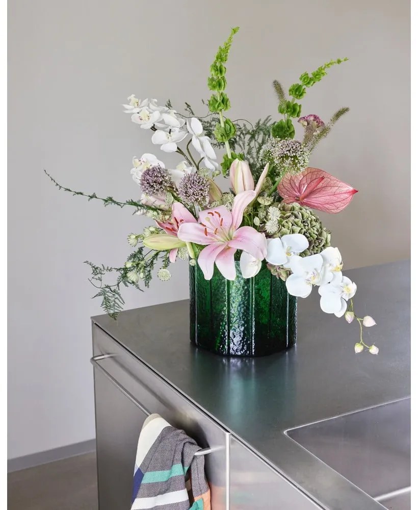 Vaso in vetro verde fatto a mano Emerald - Hübsch