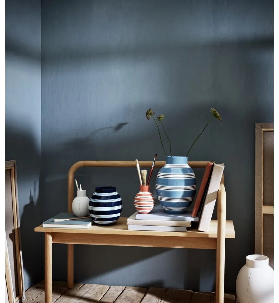 Vaso in ceramica blu dipinto a mano Omaggio - Kähler Design