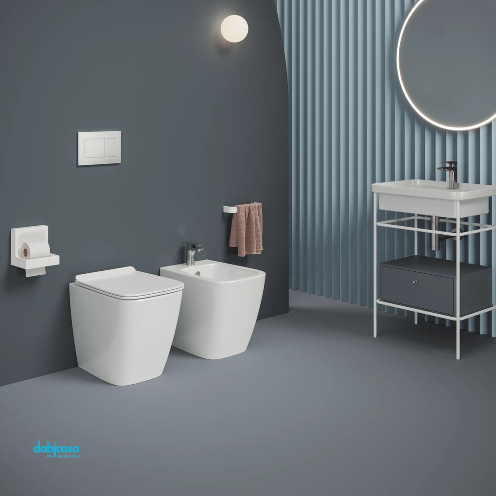 The ArtCeram "A16" Coppia Di Sanitari Da Terra Filo Muro Senza Brida Con Copriwater Bianco Lucido