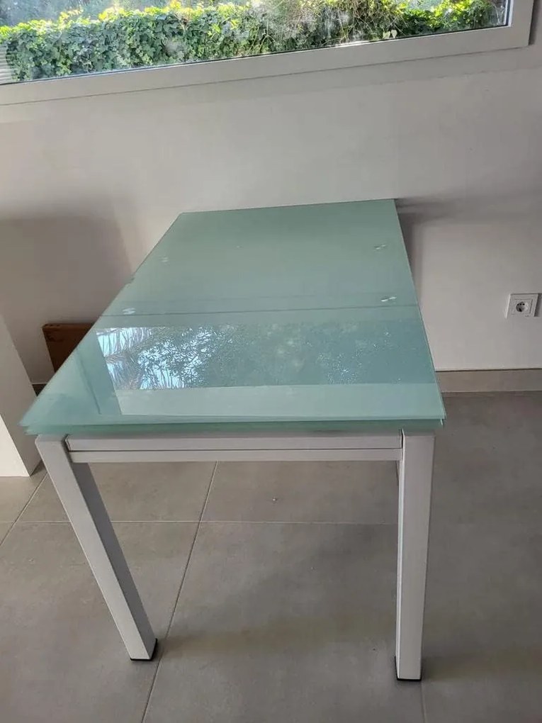 Tavolo da pranzo allungabile con piano in vetro 110 x 70