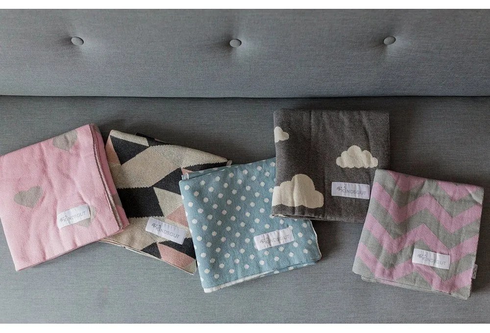 Coperta in cotone rosa-grigio Zigzag, 80 x 100 cm - Kindsgut