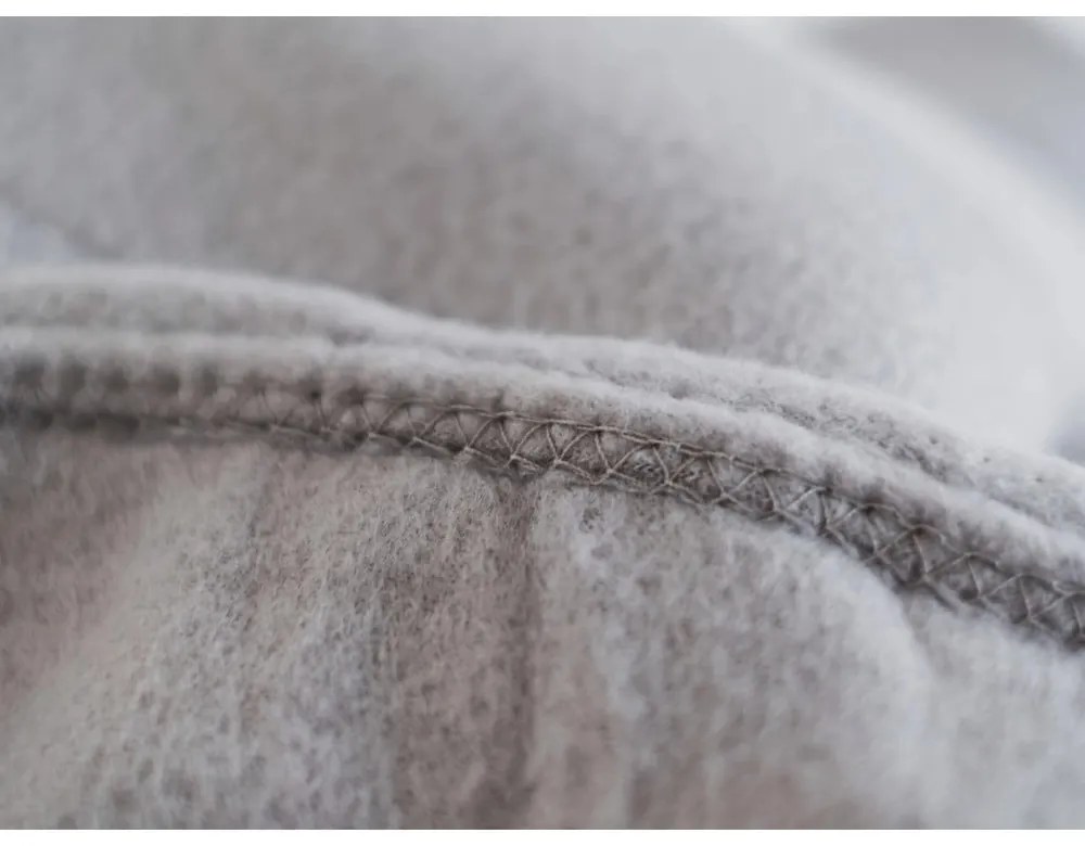 Coperta in pile grigio chiaro 200x150 cm - JAHU collections
