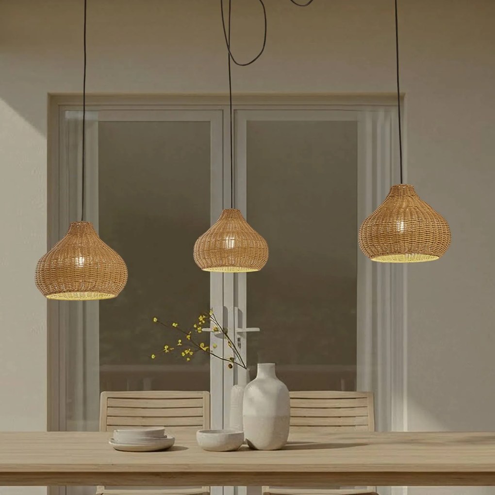 Lucande lampada a sospensione da esterno Taniola, 3 luci, beige, rattan, IP44 Taniola Lucande, dimmerabile, Legno chiaro, Legno, Campagna / Rustiche